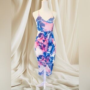 Latiste Gorgeous Vibrant color Midi Body-con Dress